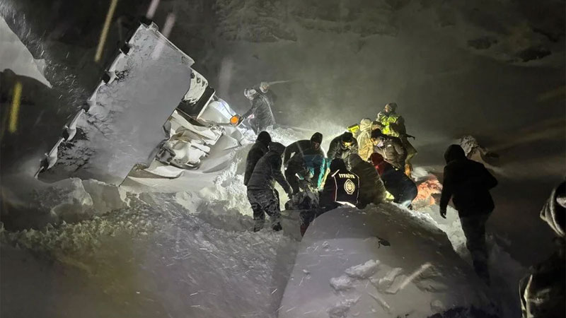 Yol açma çalışmasında facia: 3 ölü, 1 kayıp