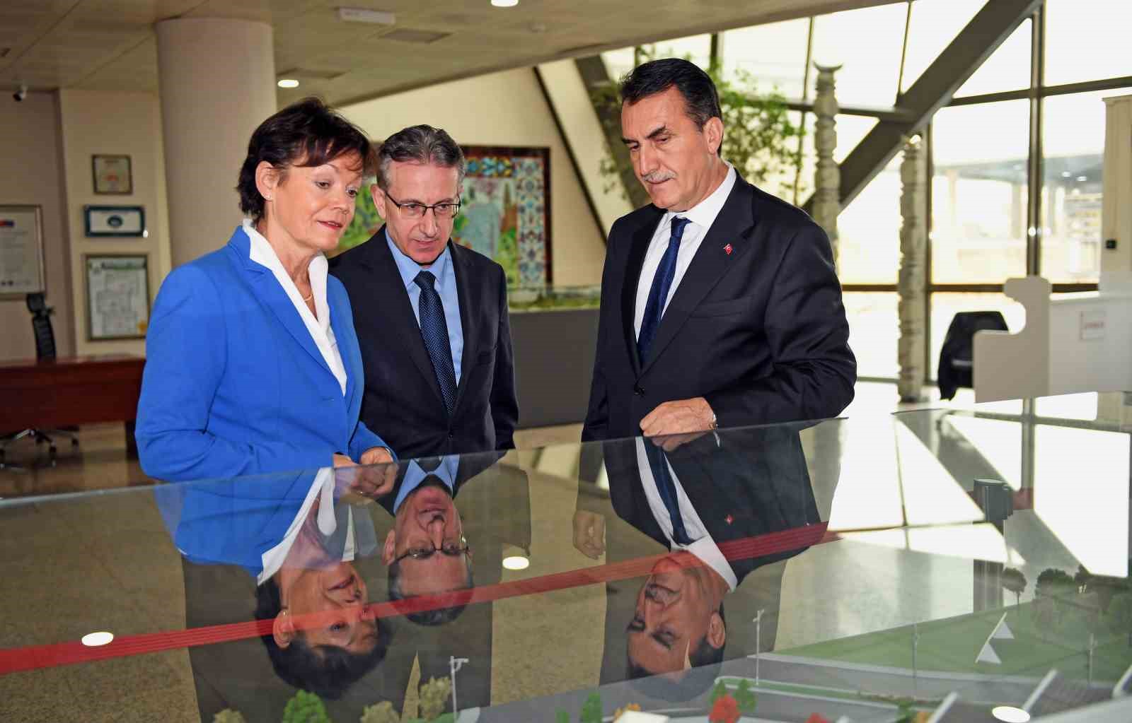 Alman Bakan’dan Başkan Dündar’a ziyaret