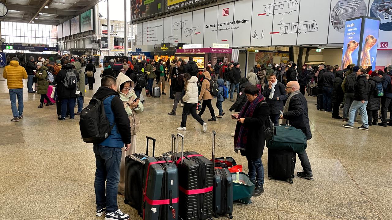 Münih’te 760 uçuş iptal edildi Münih’te 760 uçuş iptal edildi