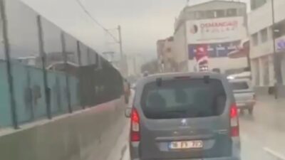 Bursa’da ambulansa yol vermeyen trafik magandası kamerada