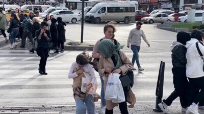 Bursa’da rüzgar zor anlar yaşattı