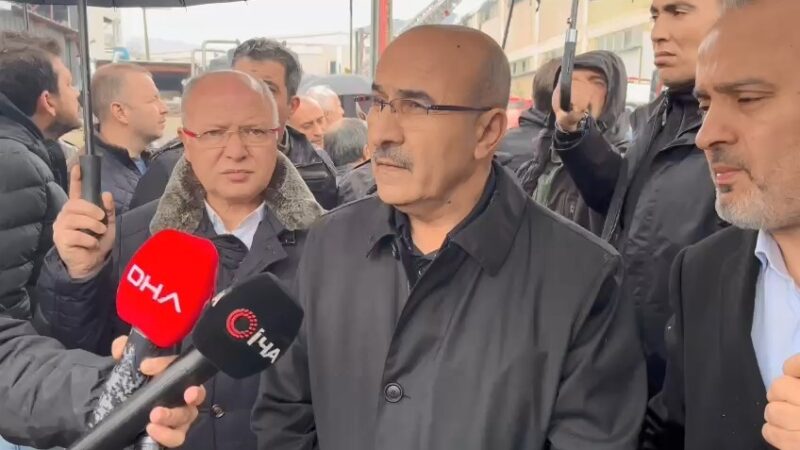 Bursa’da Kestel Barakfakih Organize Sanayi Bölgesi’nde tekstil fabrikasındaki yangına 30