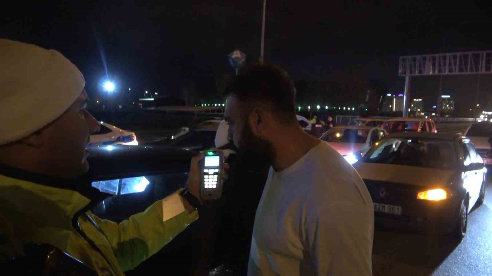 Bursa’da direksiyonda alkollü yakalandı, pavyona gidemediği için üzüldü