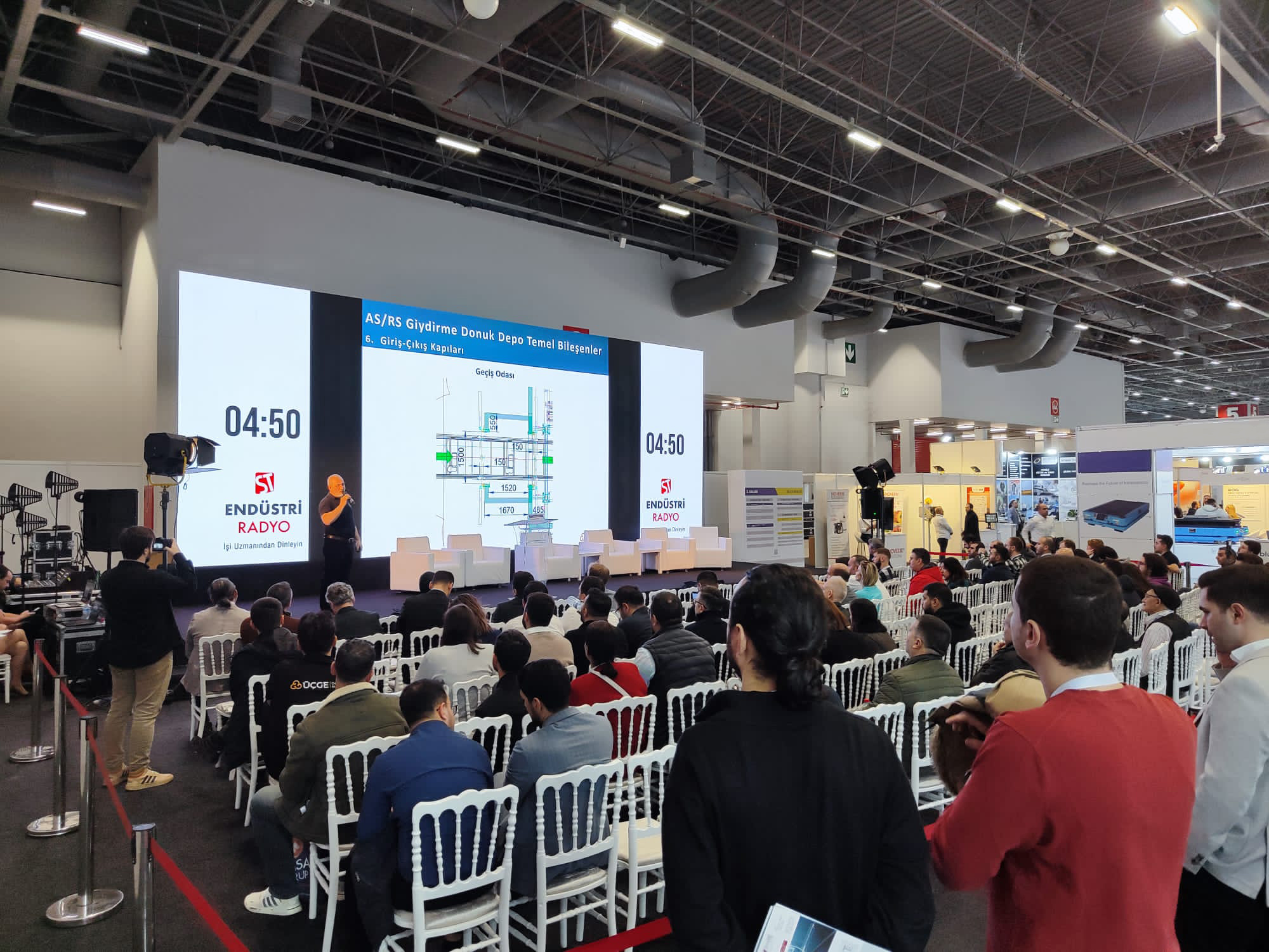 ÜÇGE DRS’nin robotik depo çözümlerine büyük ilgi