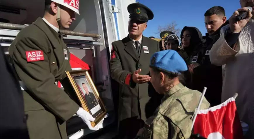 Kahramanlara son veda! Şehit eşinin sözleri duygulandırdı