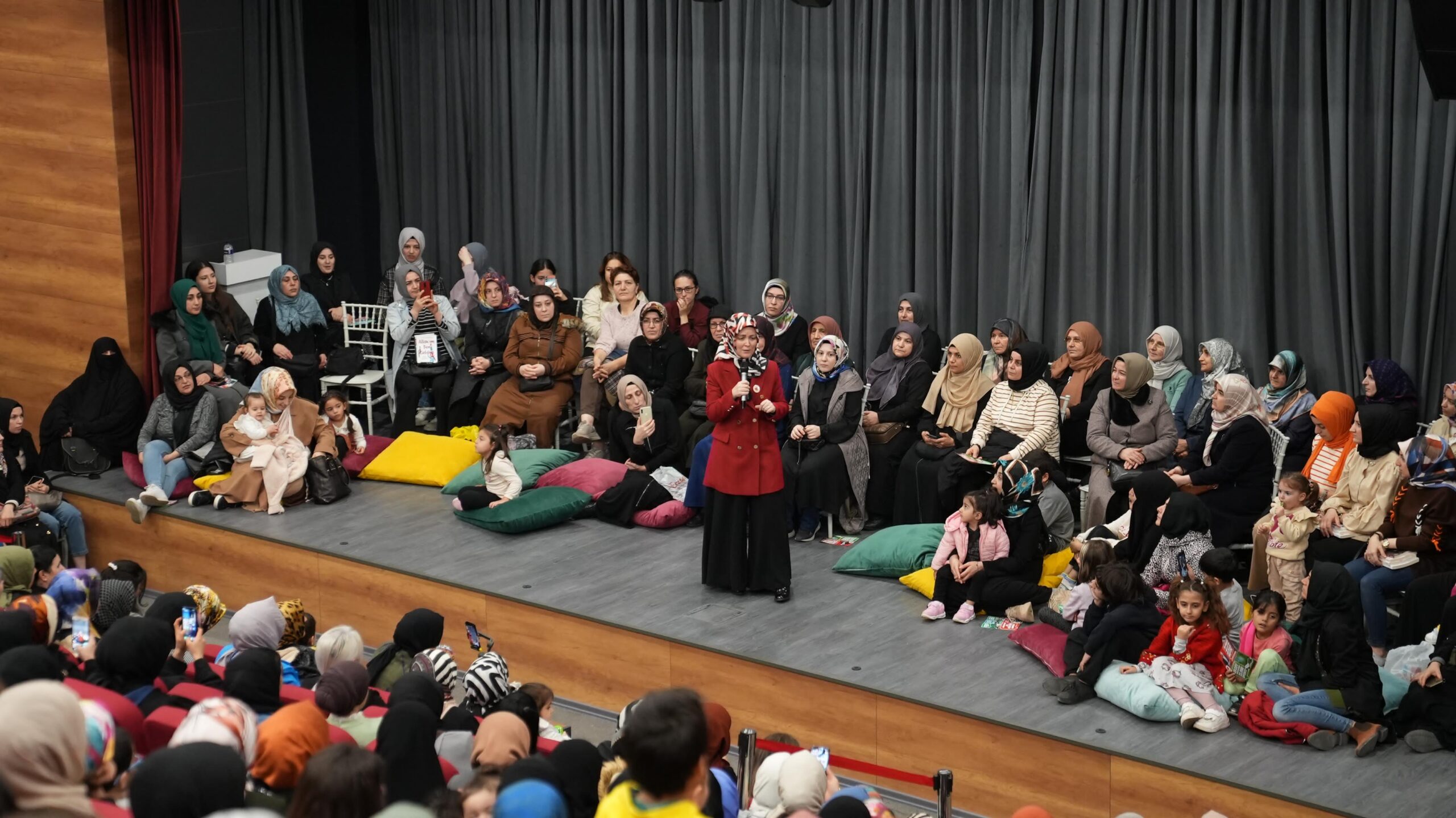 Gürsu’da kadınlar salonları doldurdu