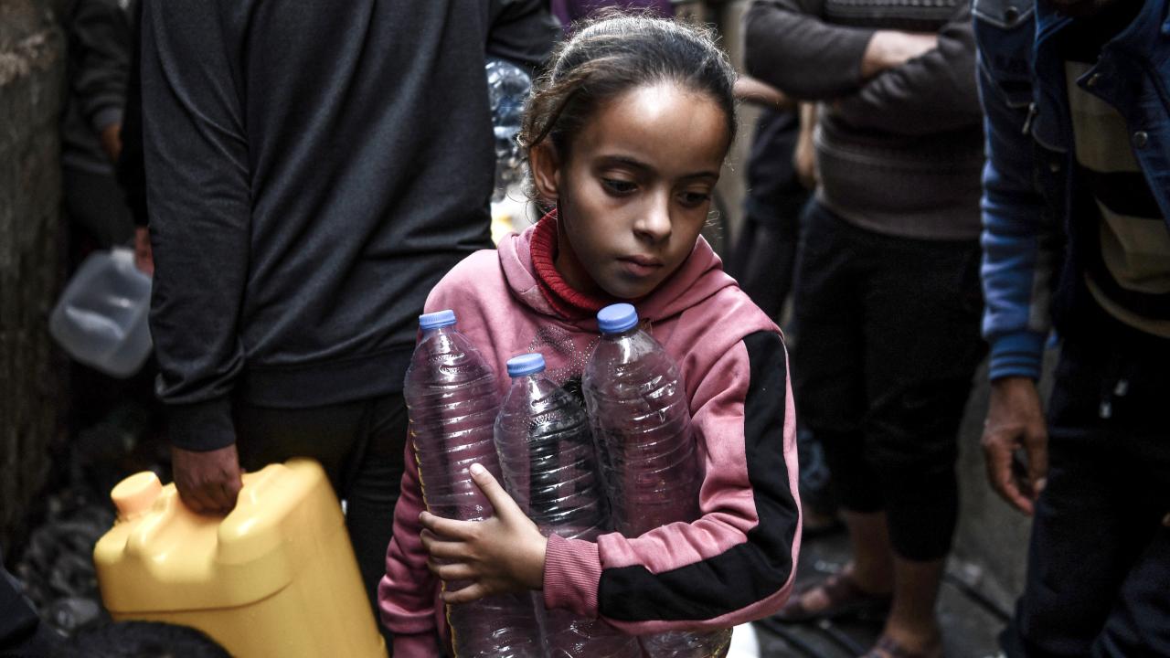 İsrail savaş uçakları, Gazze Şeridi’nde su boru hatlarını bombaladı