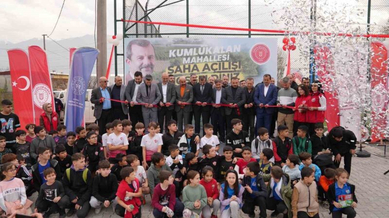 Gürsu Belediyesi’nce spor alanında yapılan yatırımlar çerçevesinde Kumlukalan Mahallesi halı