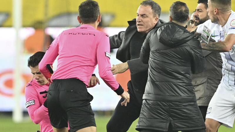 Ankaragücü ve Faruk Koca’nın cezası açıklandı Profesyonel Futbol Disiplin Kurulu, olaylı Ankaragücü-Çaykur Rizespor maçının ardından aldığı