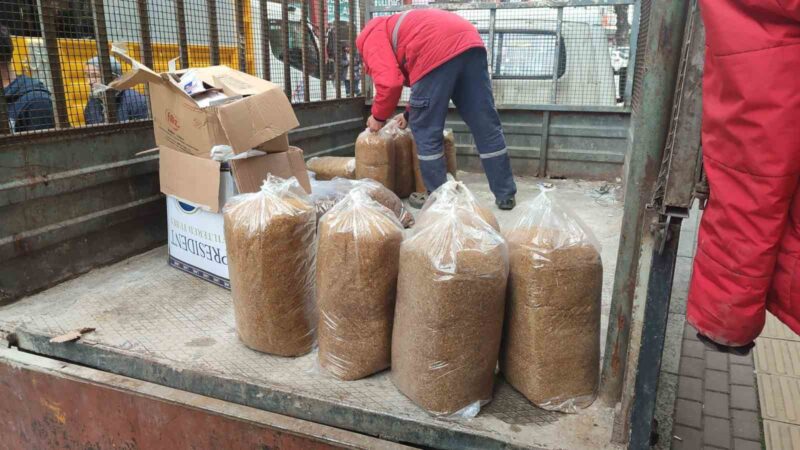 Bursa’da kaçak tütün operasyonu Orhangazi Emniyet Müdürlüğü ekipleri ilçe merkezinde bir depoda yüklü miktarda