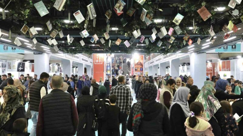 İnegöl Kitap Günleri 150 bin kişiyi ağırladı İnegöl Belediyesi’nin bu yıl 7’ncisini düzenlediği Kitap Günleri Pazar günü