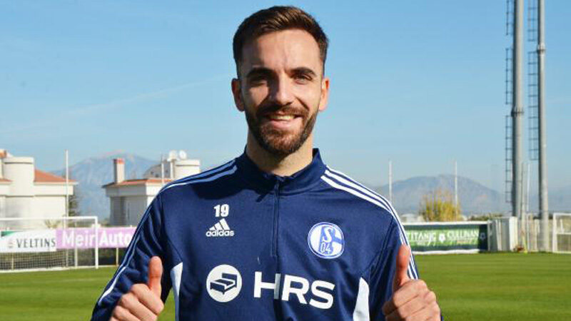 Schalke 04’ü Kenan Karaman ayakta tutuyor Almanya Bundesliga 2 ekiplerinden Schalke 04 forması giyen milli futbolcu