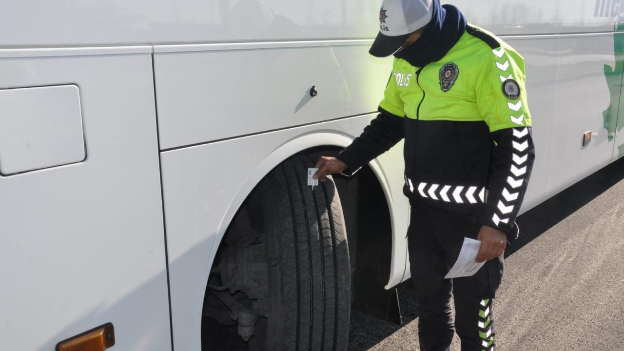 43 ilin geçiş güzergahında ‘kış lastiği’ denetimi