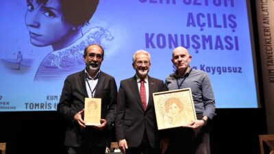 2023 yılı boyunca toplumun farklı kesimlerini Tomris Uyar’ın edebiyatıyla buluşturan