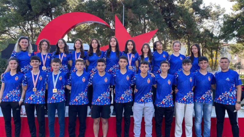 Oryantiring sporcular şehitler anısına yarıştı Muğla’da gerçekleştirilen 109 kulüpten 1027 sporcunun katıldığı Şehitleri Anma Oryantiring