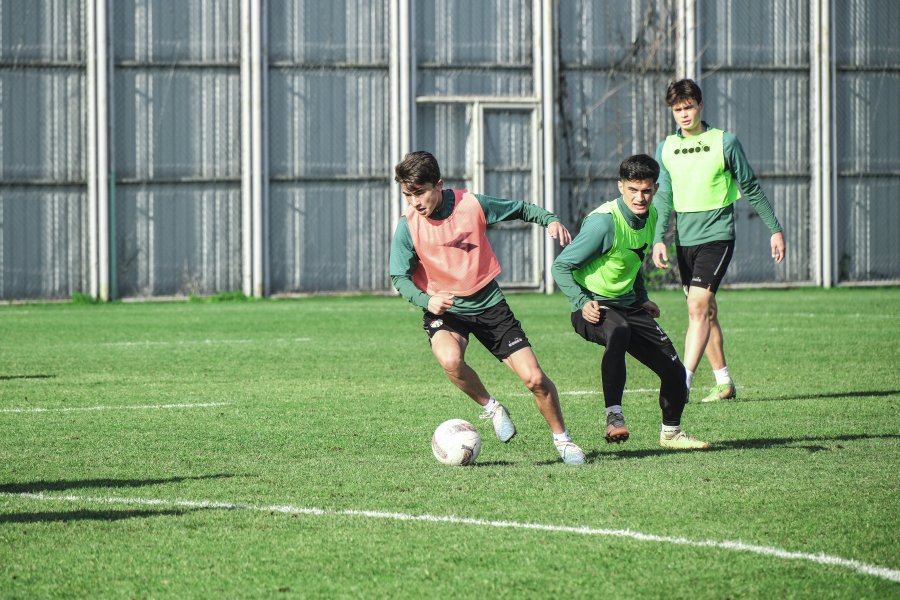 Bursaspor’da taktik çalıştı Bursaspor’da taktik çalıştı