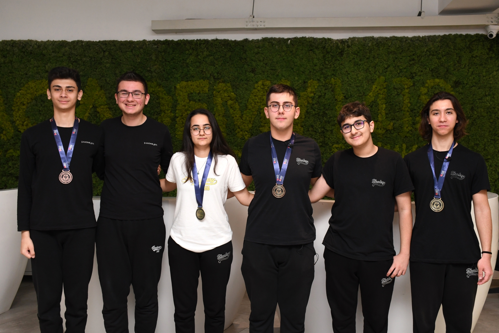 Şahinkayalı öğrenciler bu defa dünya zirvesinde Şahinkayalı öğrenciler bu defa dünya zirvesinde