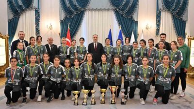 Şampiyon sporculardan Başkan Aktaş’a ziyaret