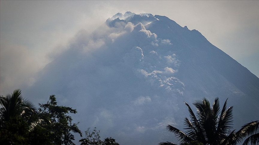 Merapi Yanardağı’ndaki patlamalarda ölen dağcıların sayısı 22’ye yükseldi