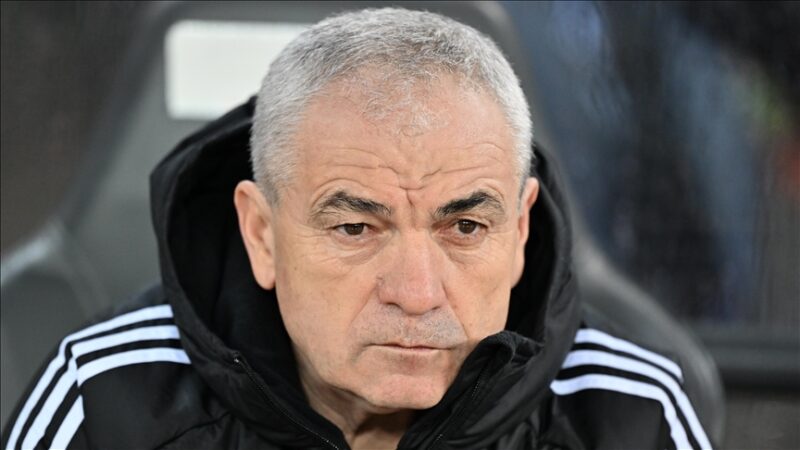 Beşiktaş Kulübü Yönetim Kurulu, teknik direktör Rıza Çalımbay'la sözleşmesi ile