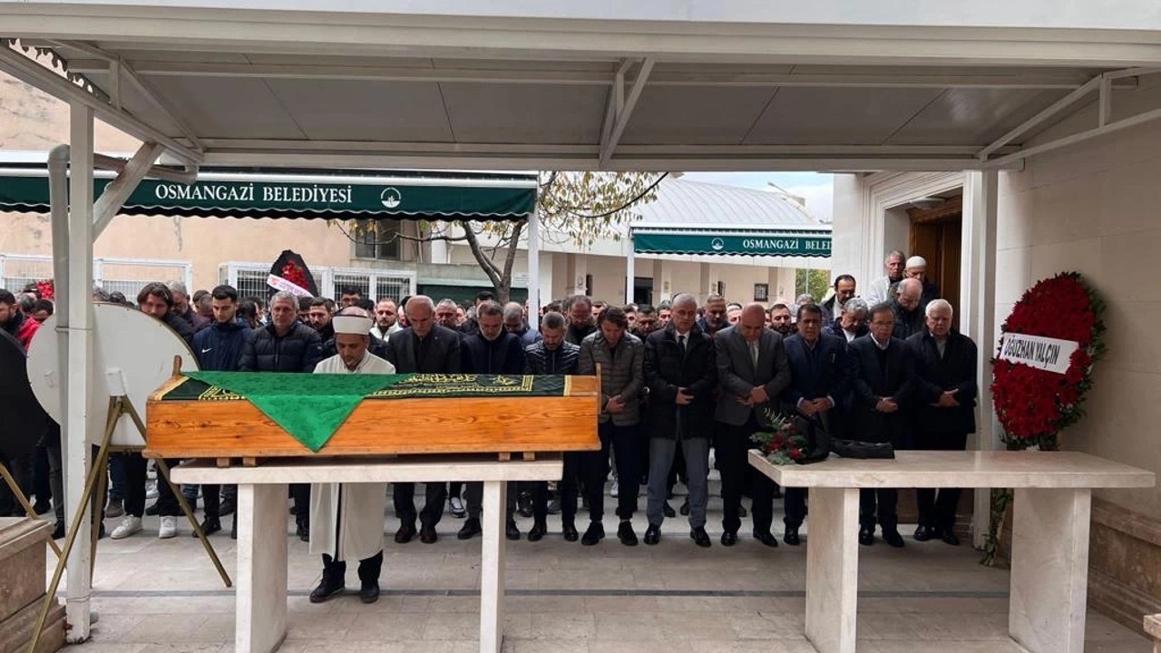 Bursaspor'un eski hocası Tahsin Tam'ın vefat eden annesine son görev 1 whatsapp image 2023 12 05 at 155406