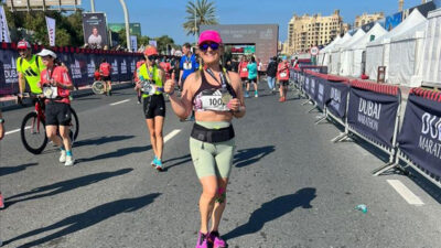 İnegöllü kadın sporcu Dubai Maratonu’nda koştu