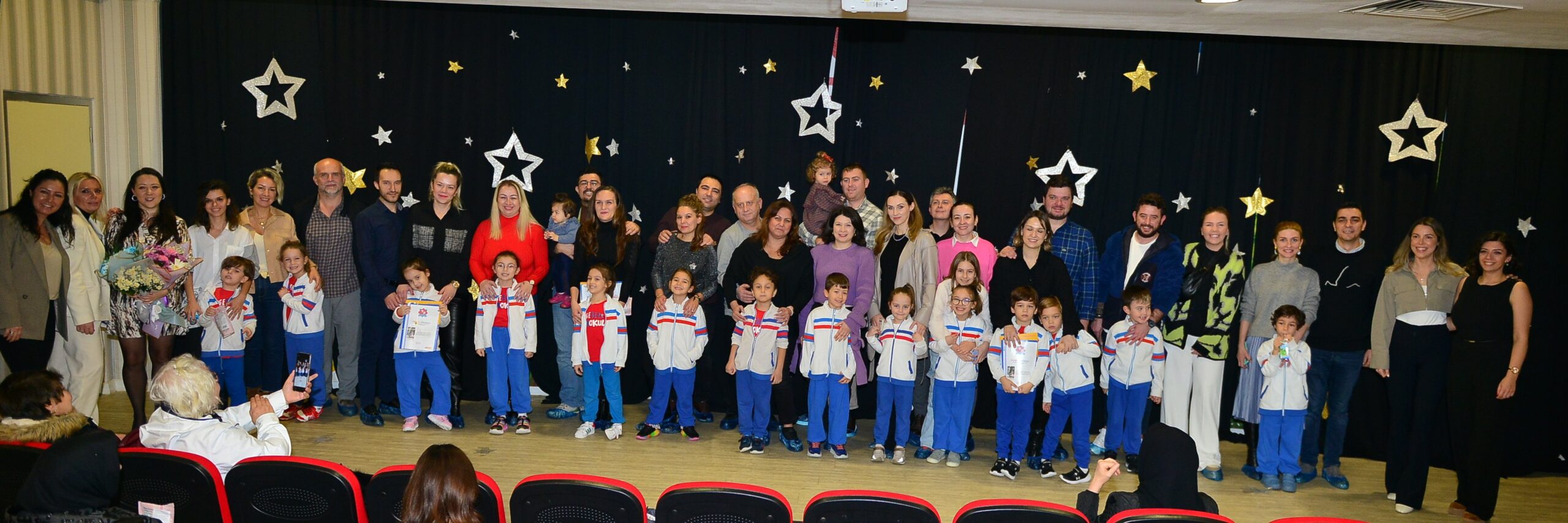 Bursa’da alkışlar yetenekli miniklere