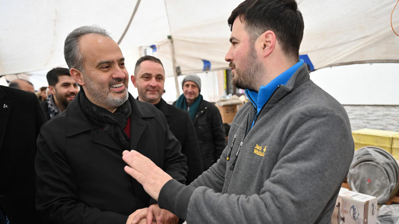 Başkan Aktaş, Gürsulular ile buluştu Bursa Büyükşehir Belediye Başkanı Alinur Aktaş, ‘Bereket Sofrası’ buluşmaları kapsamında