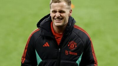 ManU’dan Van de Beek açıklaması