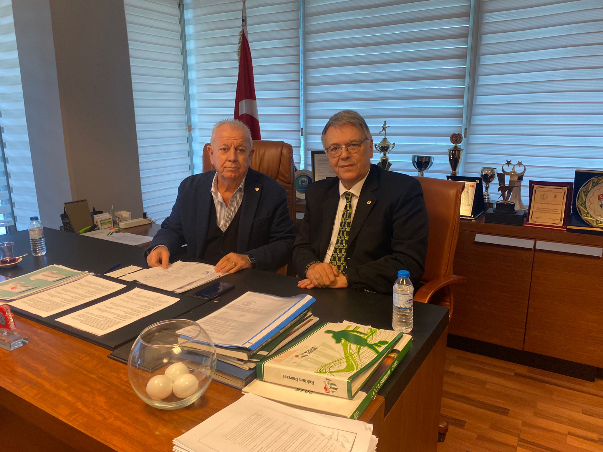 Bursaspor Başkan Adayı Raşit Barışıcı’nın yönetimi belli oldu! Bursaspor Başkan Adayı Raşit Barışıcı’nın yönetimi belli oldu!