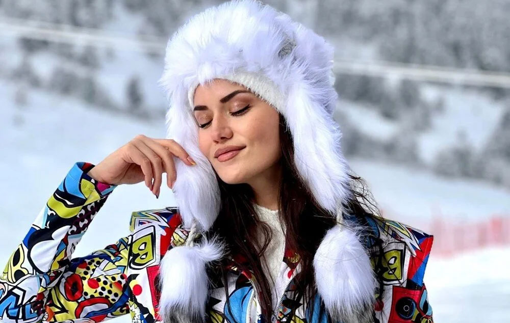 Fahriye Evcen’in kar pozlarına beğeni yağdı