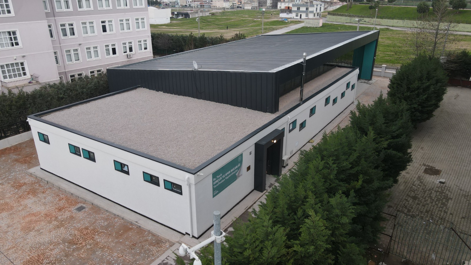 Bursa’ya iki yeni spor salonu!