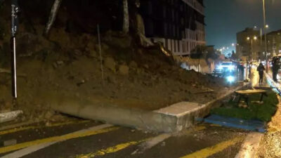 Pendik’te şiddetli yağmur okulun istinat duvarını çökertti