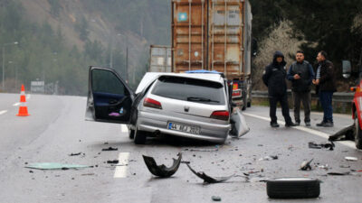 Acı haber! İzne giden polisler kaza yaptı