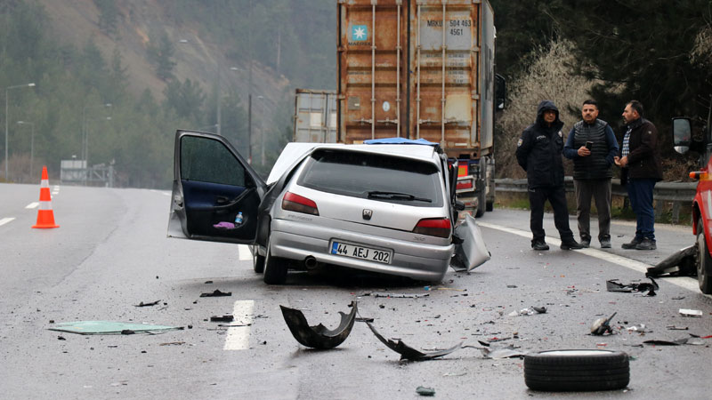 Acı haber! İzne giden polisler kaza yaptı