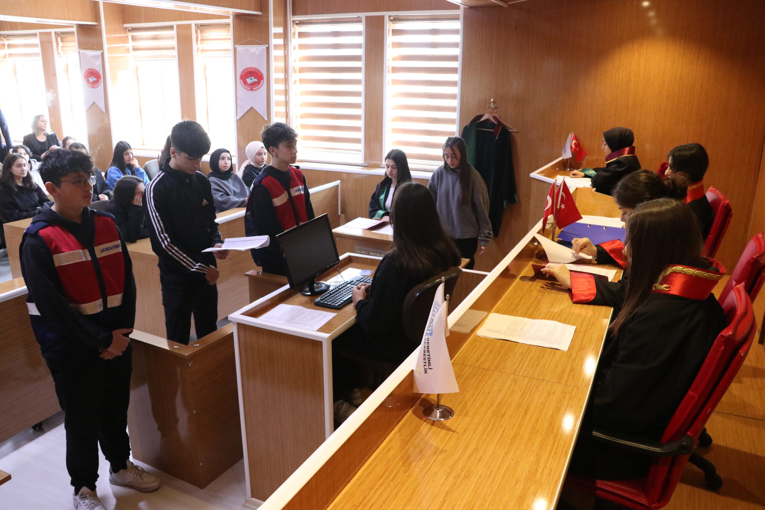 Geleceğin zabıt katibi ve infaz koruma memurları Bursa’daki bu lisede yetişiyor Geleceğin zabıt katibi ve infaz koruma memurları Bursa’daki bu lisede yetişiyor