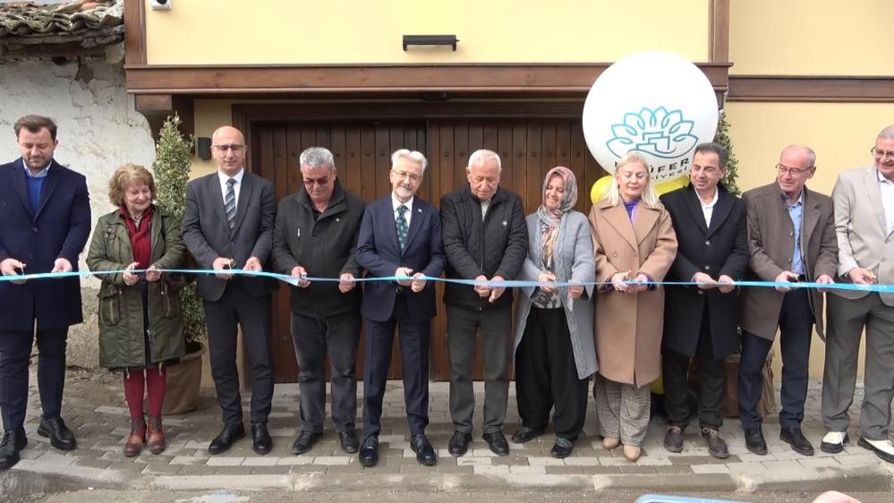 Bursa'da 150 yıllık 'Arı Evi' yeni yüzüyle karşınızda! 1 AW122652 02