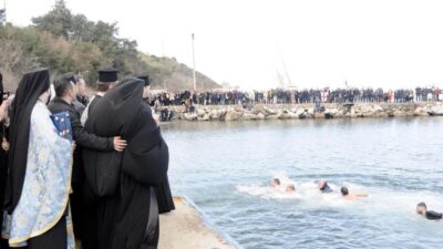 Patrik Tirilye’de haç attı havarileri çıkardı