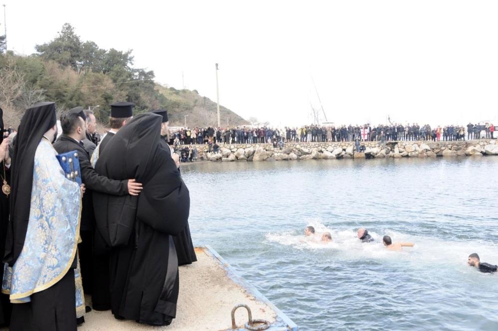 Patrik Tirilye’de haç attı havarileri çıkardı