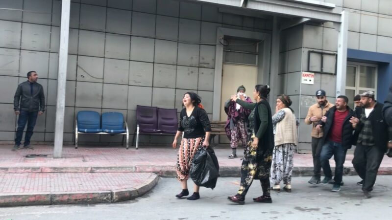 Bursa'nın Yıldırım ilçesinde komşular arasında çıkan silahlı kavgada 1 kişi