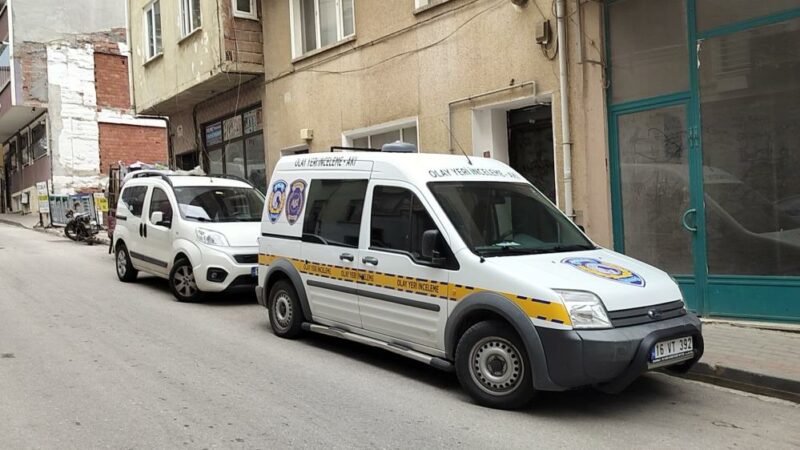 Bursa’da 3 yaşındaki çocuğun ölümünde korkunç şüphe! Bursa’nın Orhangazi ilçesinde kağıt toplayıcılığı yapan ailenin 3 yaşındaki oğulları