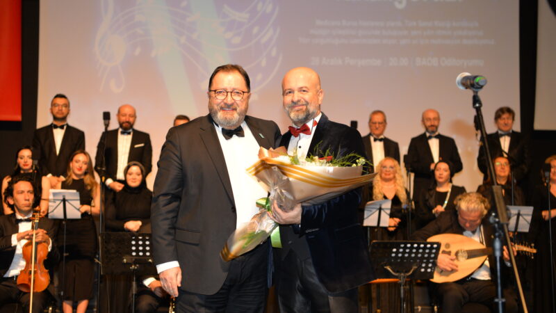 Medicana Bursa sağlık için söylüyor, yeni yılın ritmini yakalıyor Medicana Bursa Hastanesi çalışan hekim, hemşire ve personelinden oluşan “Medicana