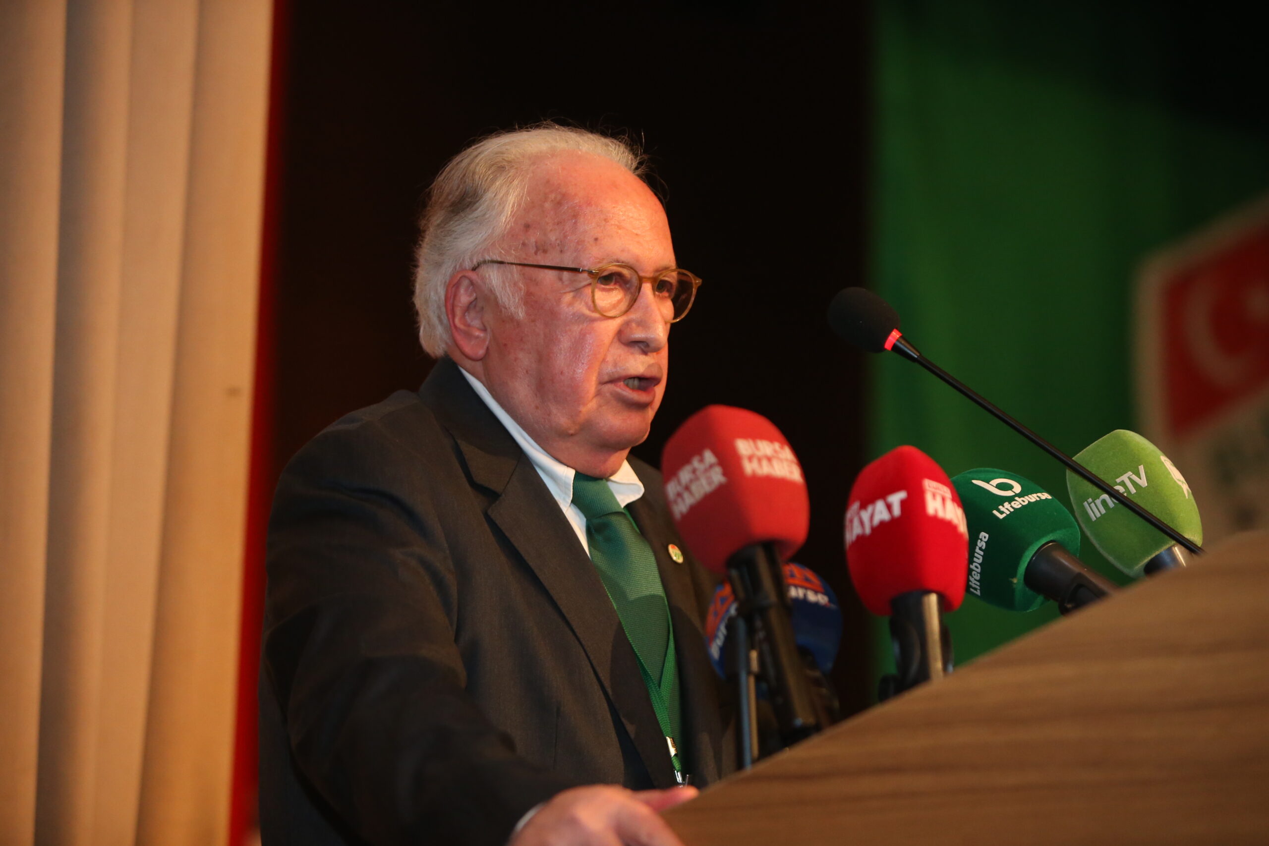 Bursaspor’da devir teslim günü