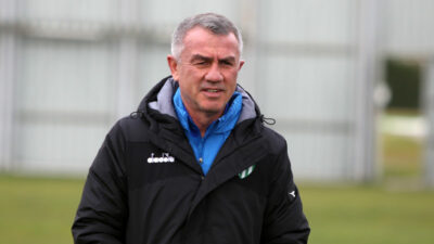 Bursaspor’un hocasından flaş açıklamalar: ‘Bunun savaşını vereceğiz’