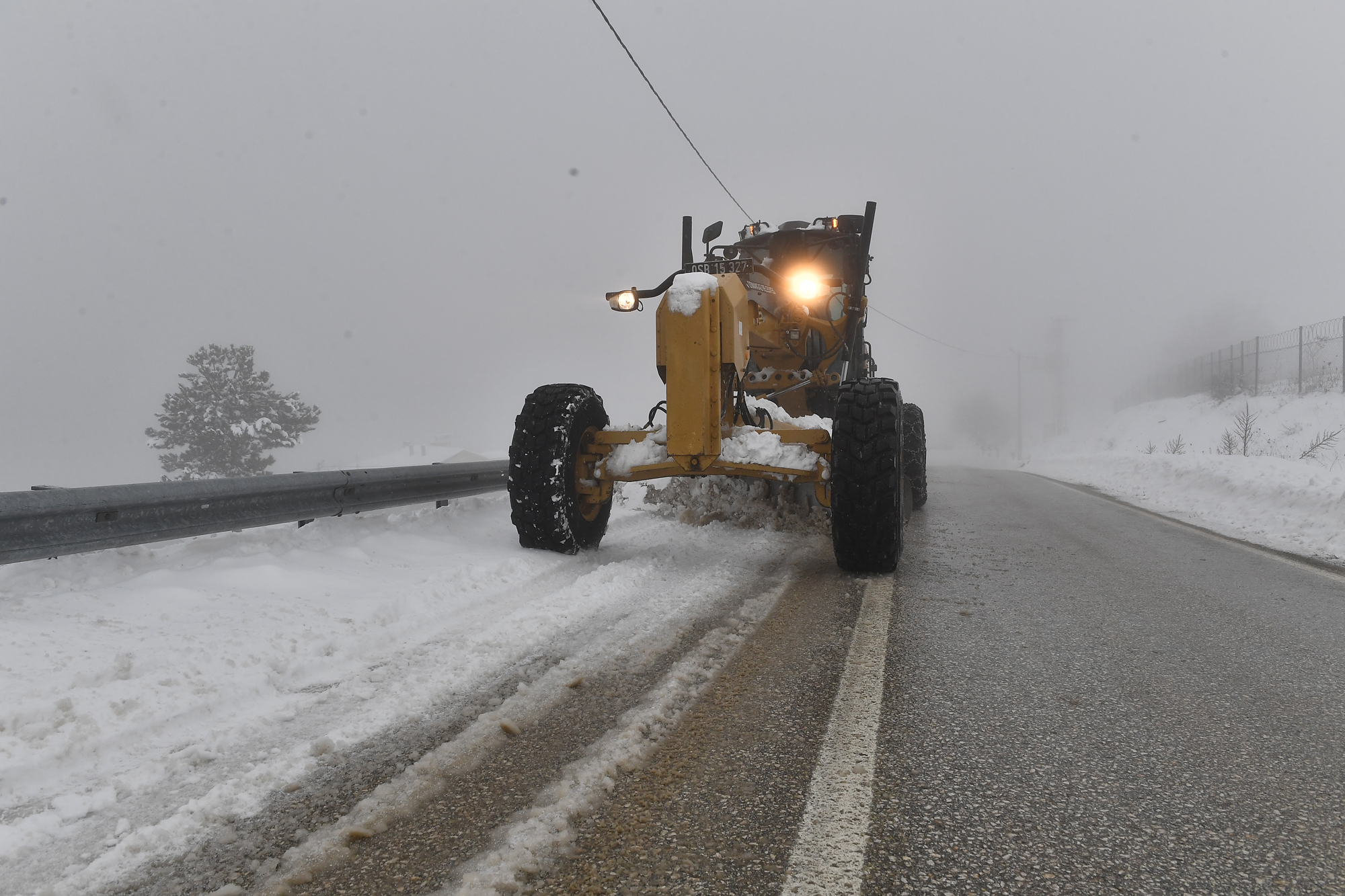 Osmangazi karla mücadelede iş başında