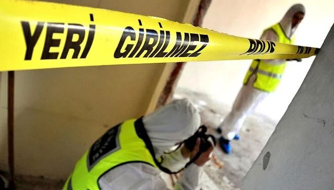 Tartıştığı babasını keserle öldürdü