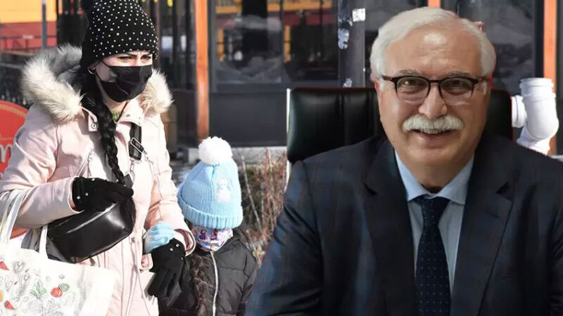 Hastanelerde yoğunluk hızla artıyor! Prof. Dr. Tevfik Özlü’den açıklama geldi Göğüs Hastalıkları Uzmanı Prof. Dr. Tevfik Özlü, şu sıralarda hem