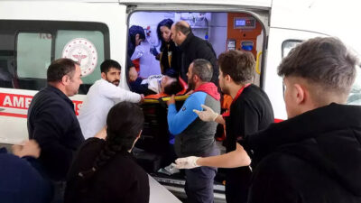 Liselilerin omuz atma kavgası! 1 öğrenci yaralandı