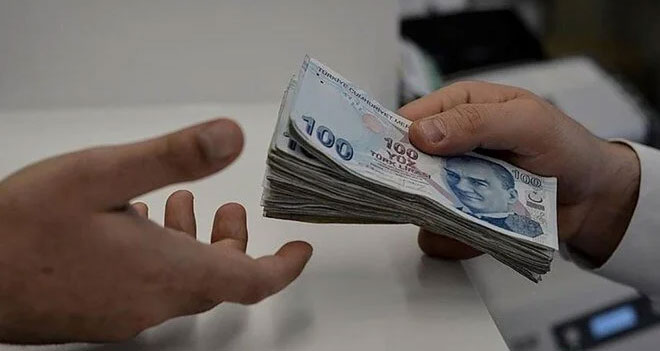 Yaklaşık 700 bin kamu işçisi ek zam istiyor Yaklaşık 700 bin kamu işçisi ek zam istiyor