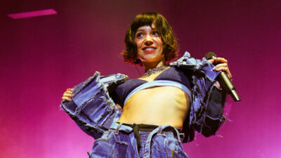 Zeynep’ten eğlence dolu konser